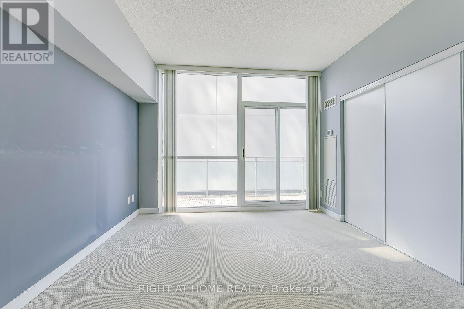 802 - 223 Webb Drive, Mississauga, Ontario  L5B 0E8 - Photo 25 - W12296710