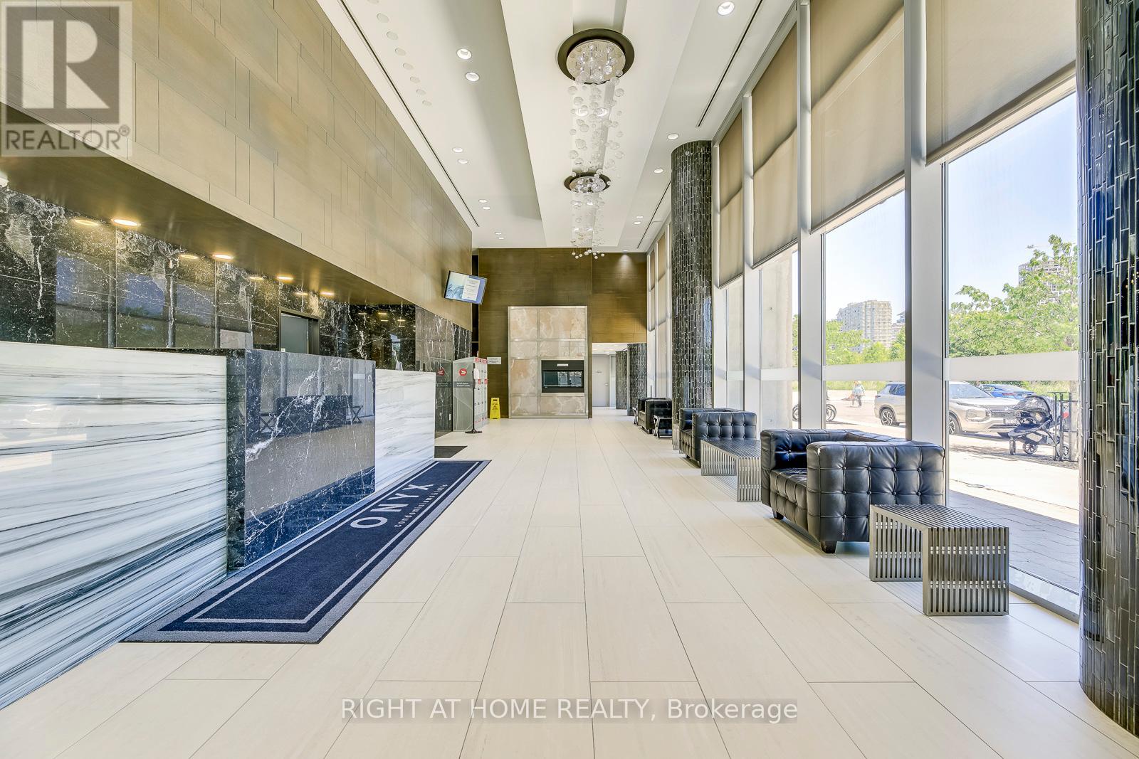 802 - 223 Webb Drive, Mississauga, Ontario  L5B 0E8 - Photo 38 - W12296710