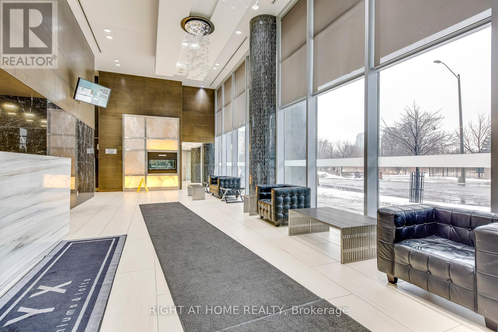 802 - 223 Webb Drive, Mississauga, Ontario  L5B 0E8 - Photo 6 - W12296710