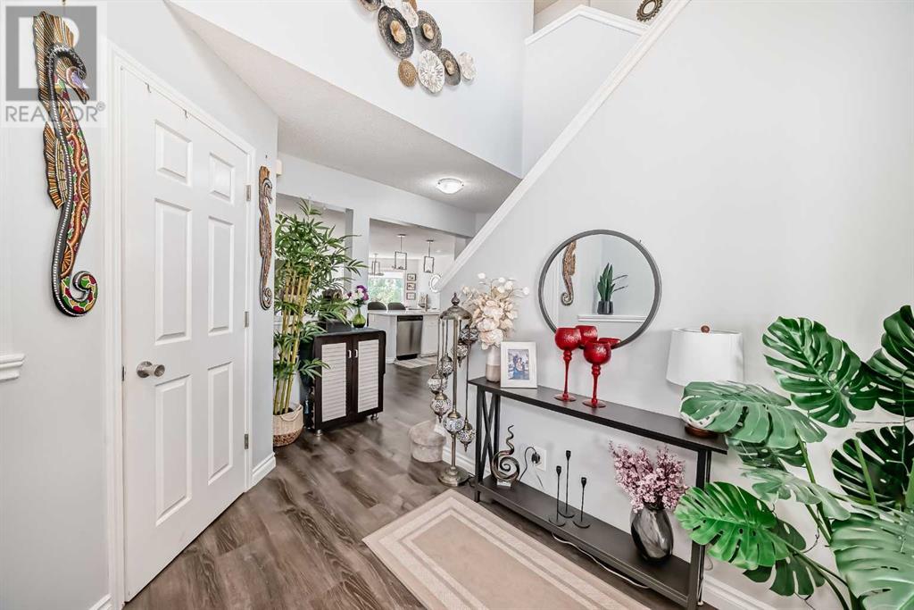 Property at 230 Citadel Way NW image 3