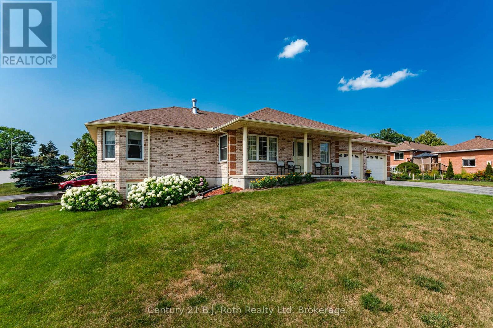 64 James Street, Penetanguishene, Ontario  L9M 2J1 - Photo 1 - S12296770
