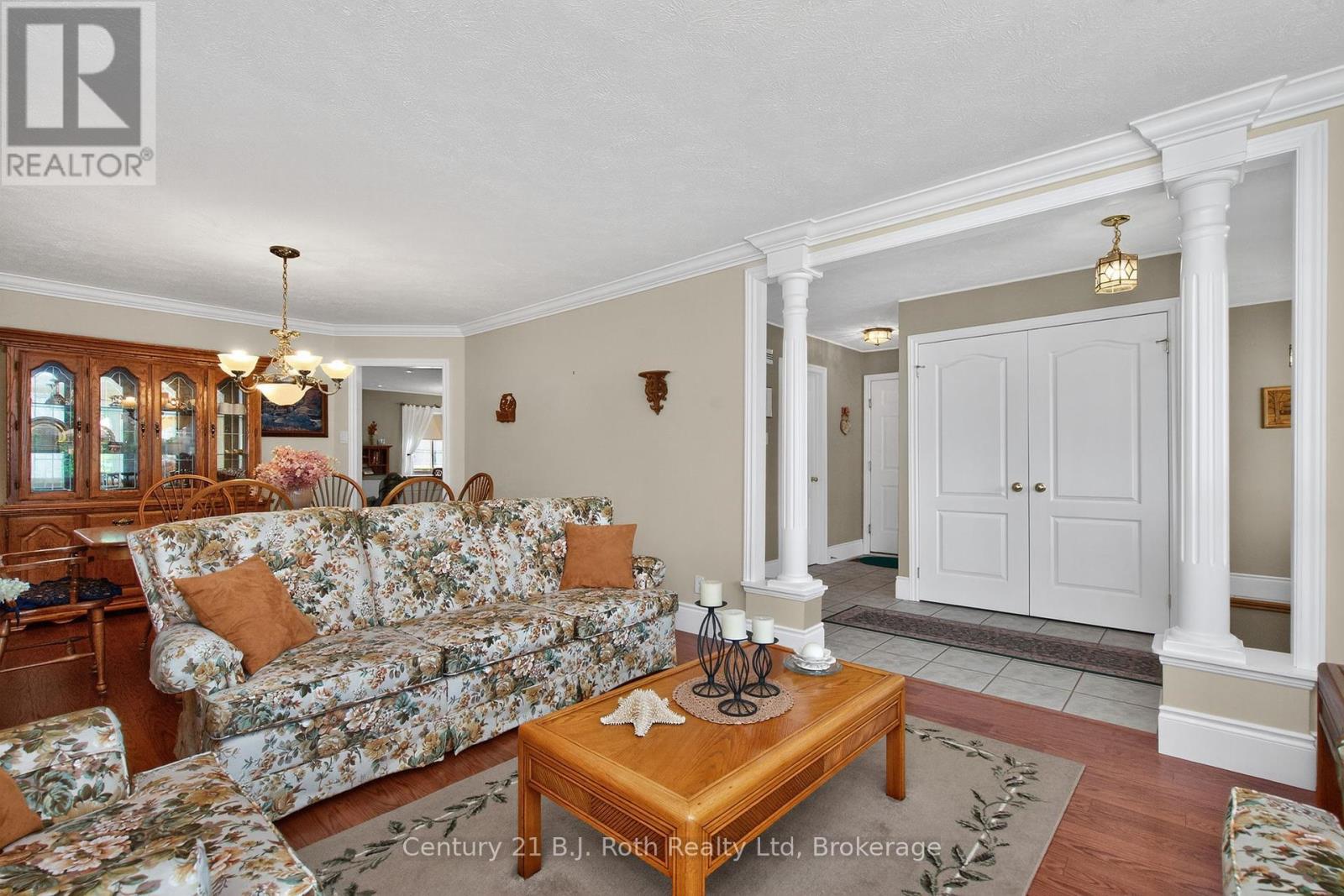64 James Street, Penetanguishene, Ontario  L9M 2J1 - Photo 12 - S12296770