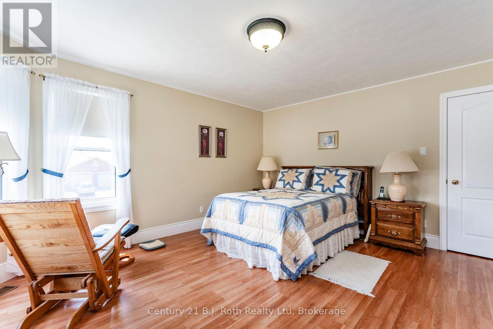 64 James Street, Penetanguishene, Ontario  L9M 2J1 - Photo 15 - S12296770