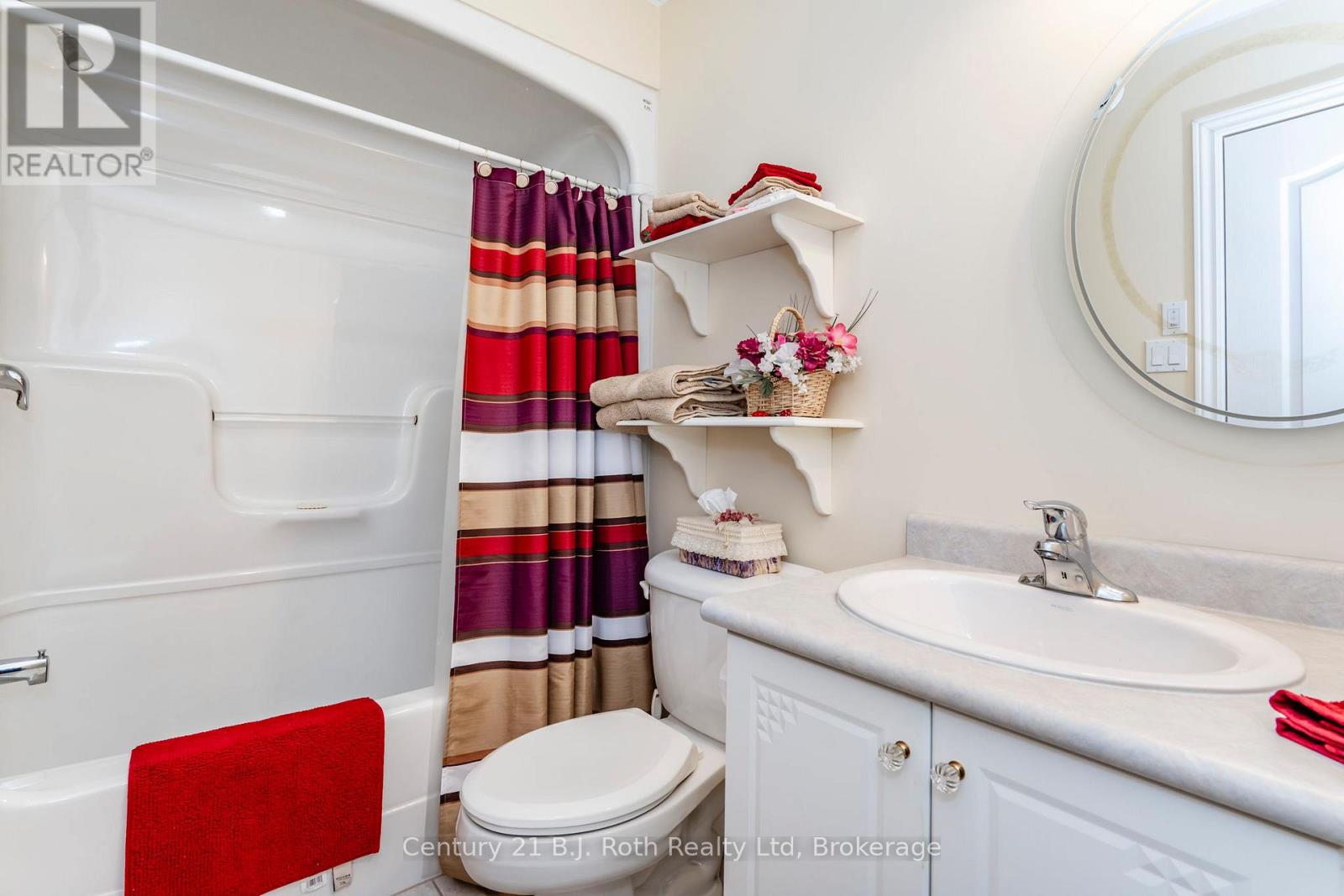64 James Street, Penetanguishene, Ontario  L9M 2J1 - Photo 17 - S12296770