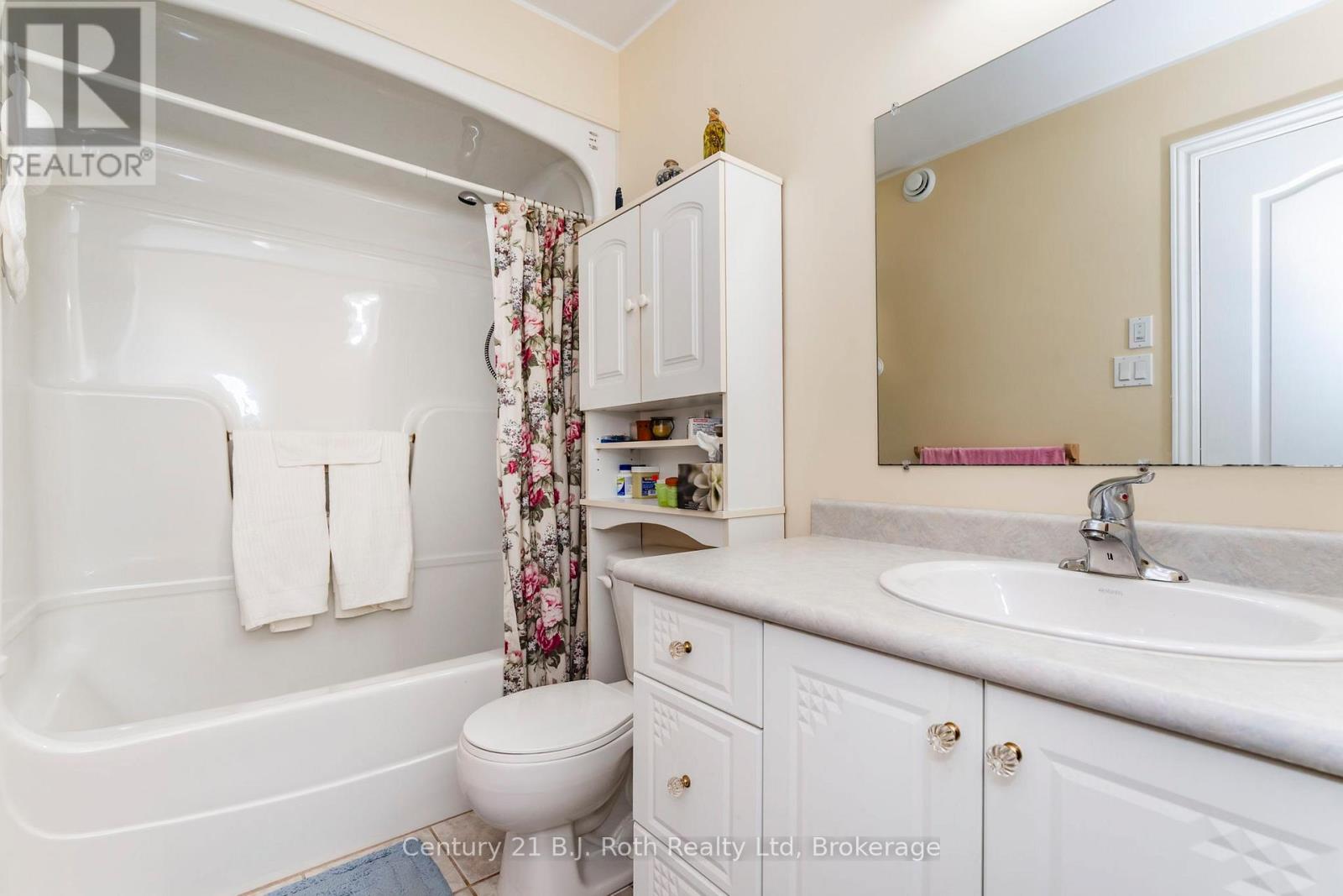 64 James Street, Penetanguishene, Ontario  L9M 2J1 - Photo 18 - S12296770