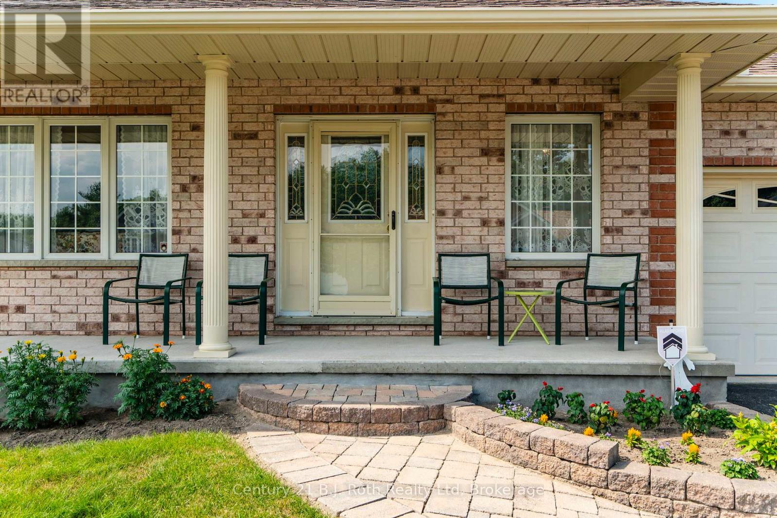 64 James Street, Penetanguishene, Ontario  L9M 2J1 - Photo 2 - S12296770