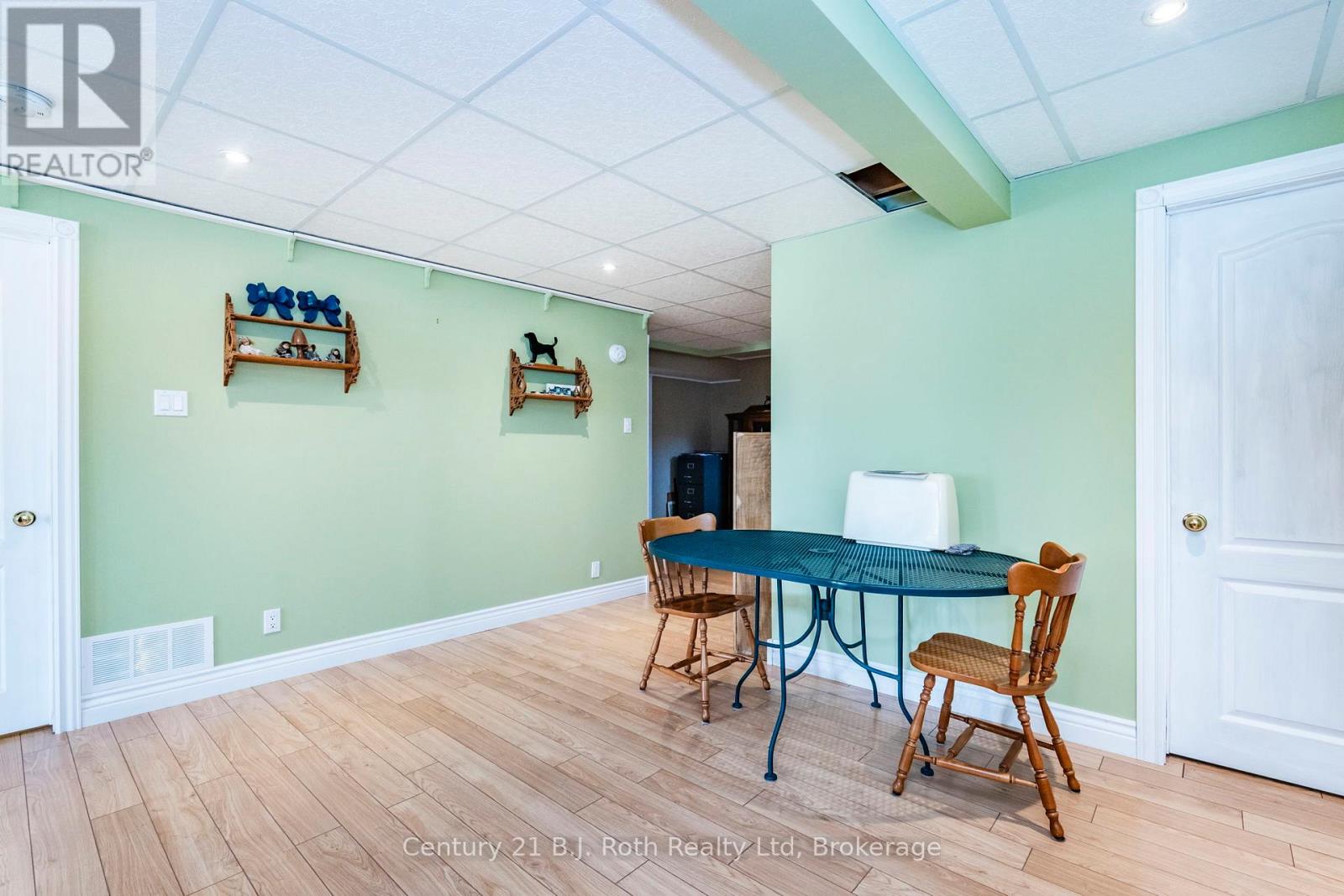 64 James Street, Penetanguishene, Ontario  L9M 2J1 - Photo 21 - S12296770