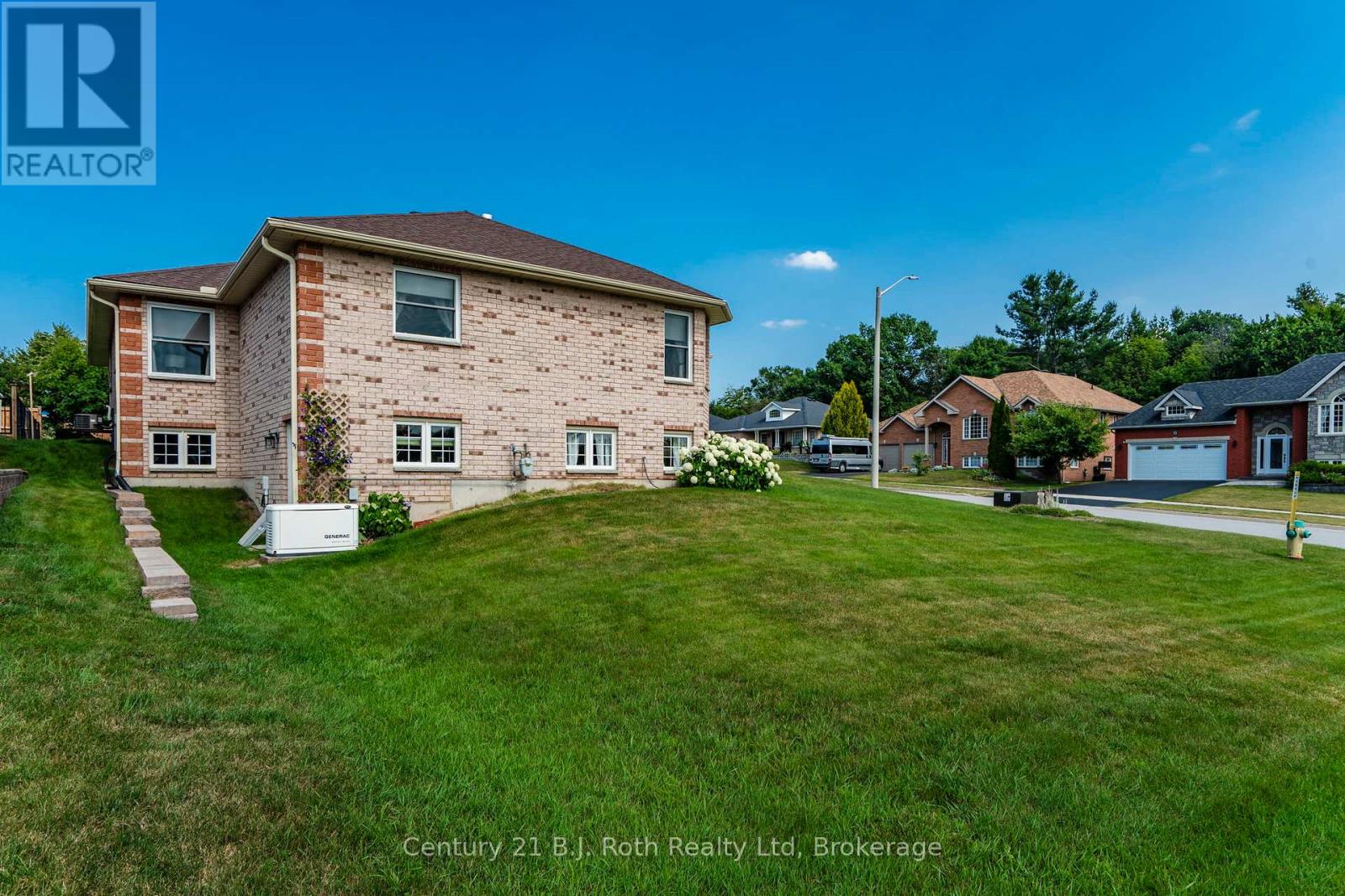 64 James Street, Penetanguishene, Ontario  L9M 2J1 - Photo 36 - S12296770
