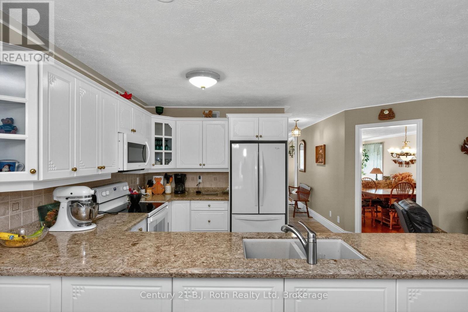 64 James Street, Penetanguishene, Ontario  L9M 2J1 - Photo 5 - S12296770