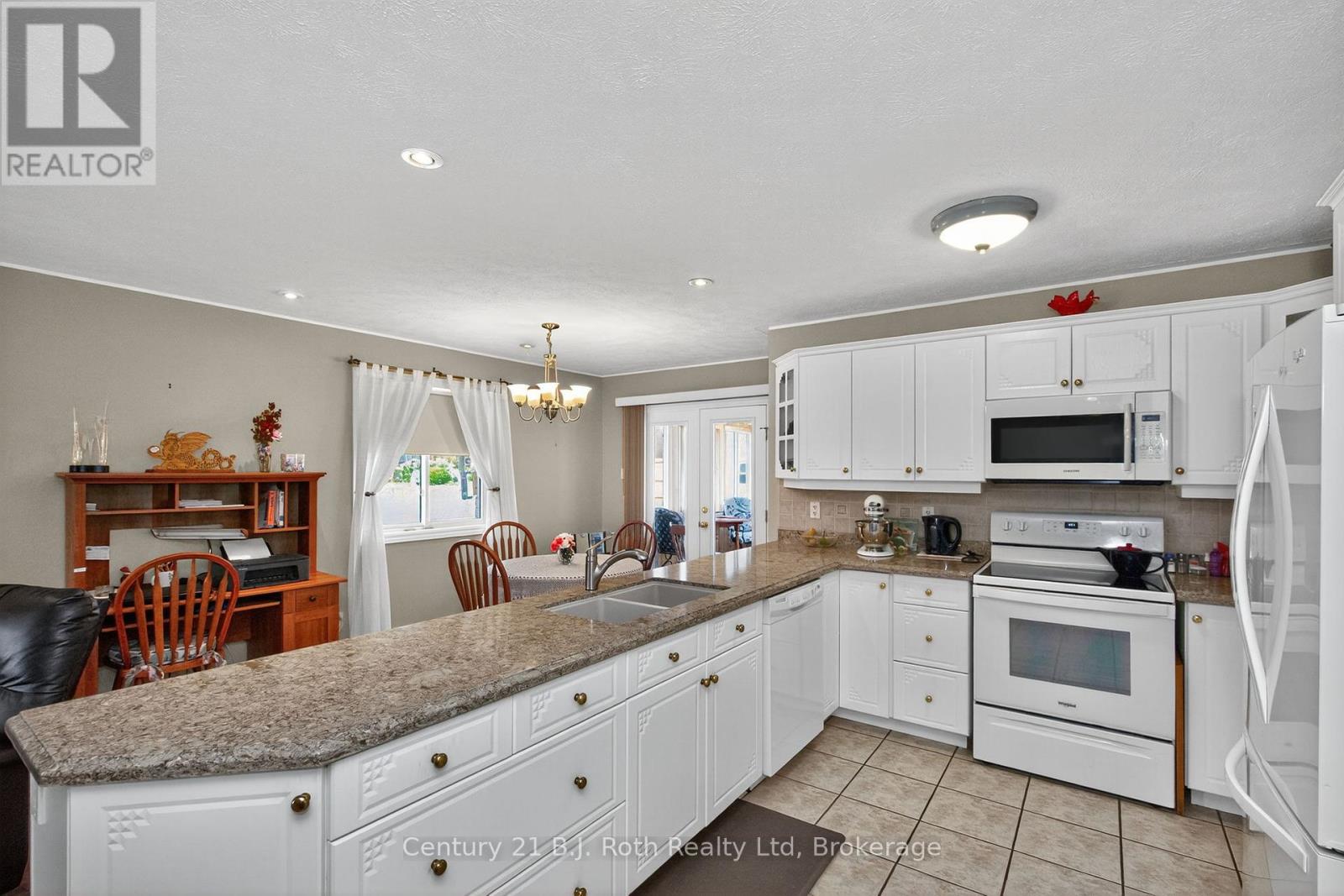 64 James Street, Penetanguishene, Ontario  L9M 2J1 - Photo 6 - S12296770