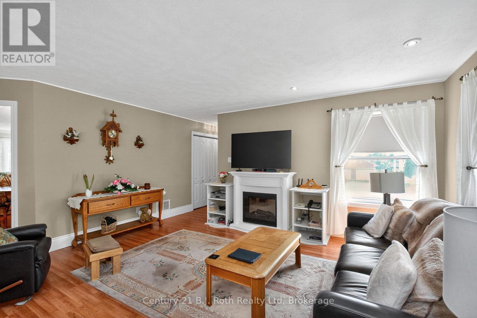 64 James Street, Penetanguishene, Ontario  L9M 2J1 - Photo 8 - S12296770