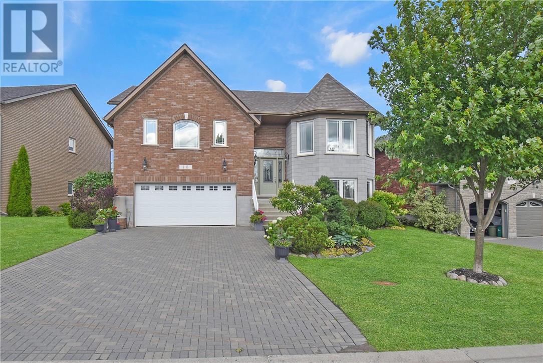 Property at 110 Sapphire Crt image 2