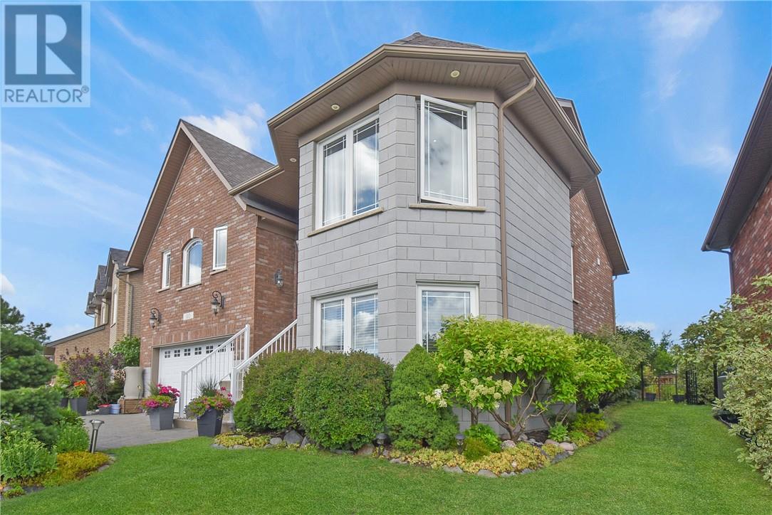 Property at 110 Sapphire Crt image 3