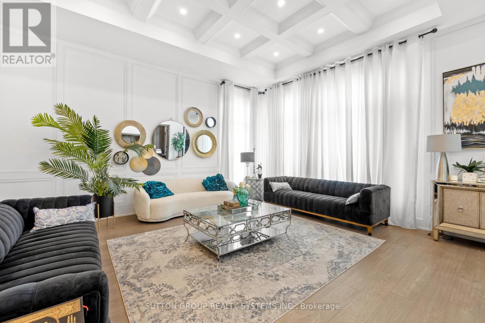 334 Third Line, Oakville, Ontario  L6L 4A4 - Photo 7 - W12296723