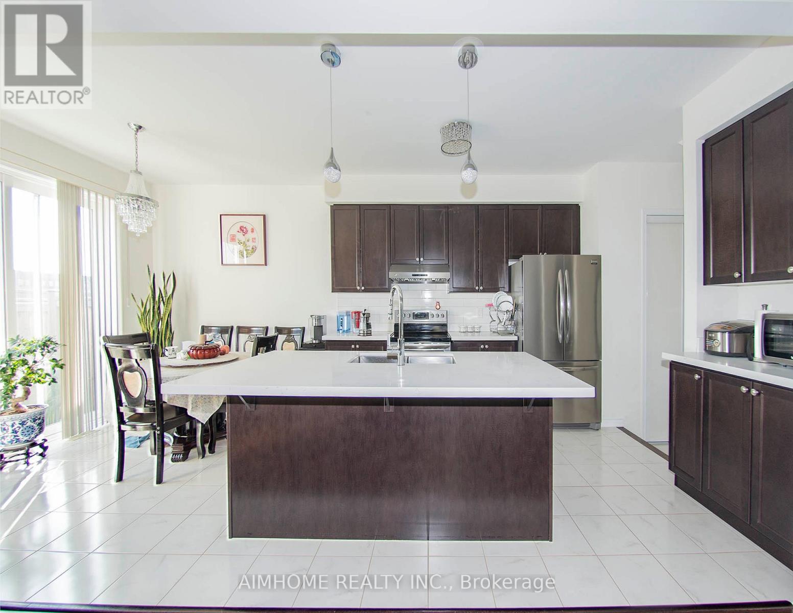 8 Callandar Road, Brampton, Ontario  L7A 4V1 - Photo 10 - W12296732