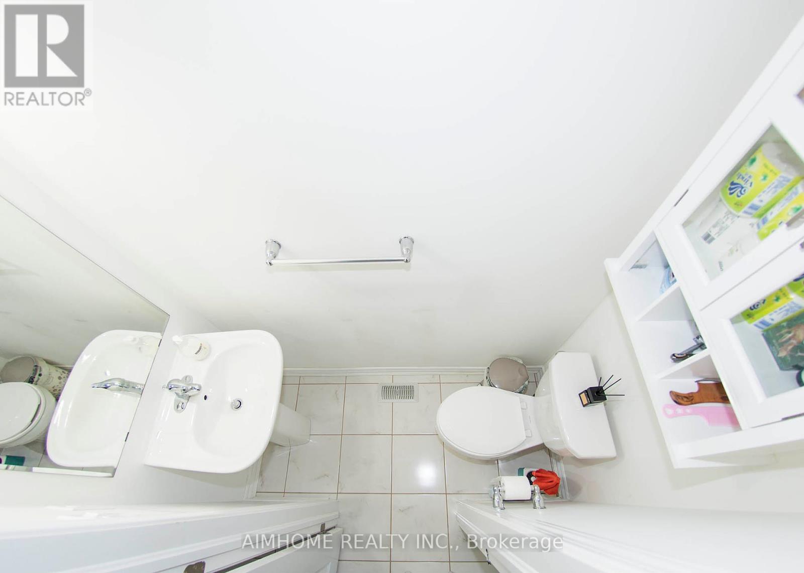 8 Callandar Road, Brampton, Ontario  L7A 4V1 - Photo 6 - W12296732