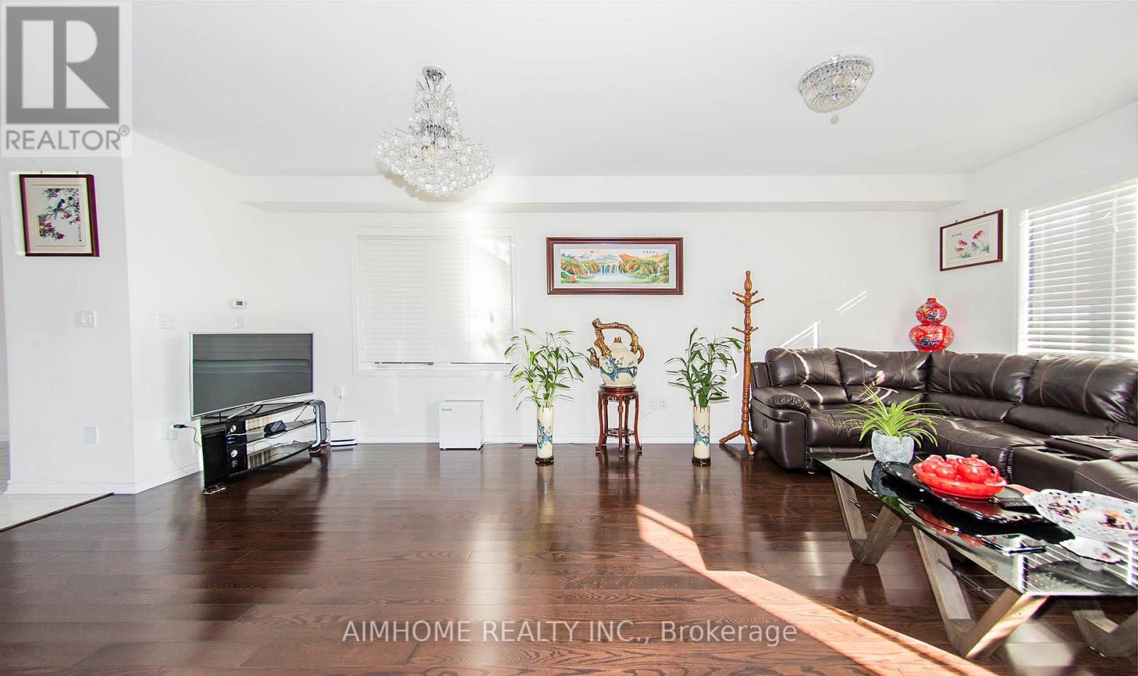 8 Callandar Road, Brampton, Ontario  L7A 4V1 - Photo 9 - W12296732