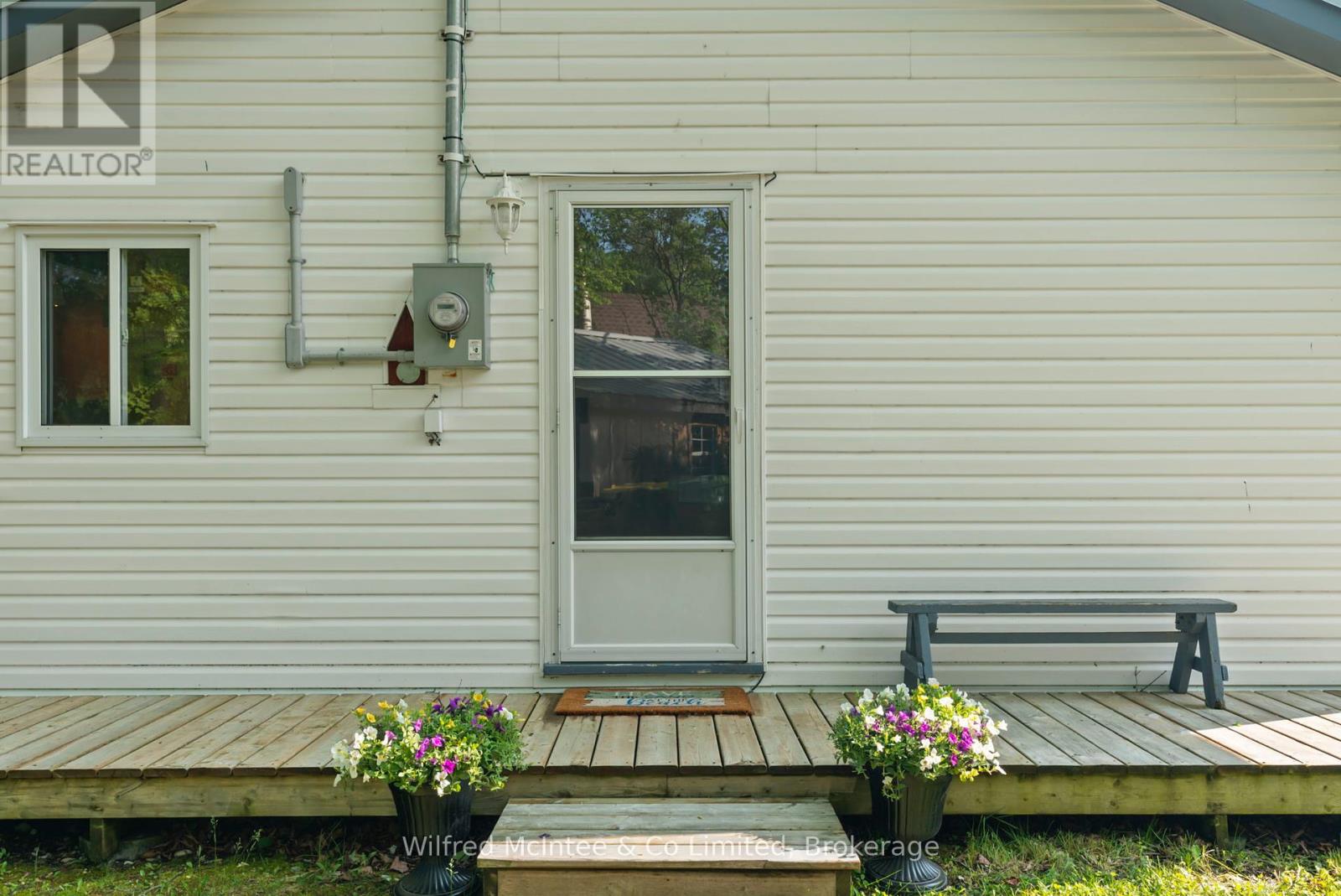 415 Bruce Road 13, Native Leased Lands, Ontario  N0H 2L0 - Photo 10 - X12216030