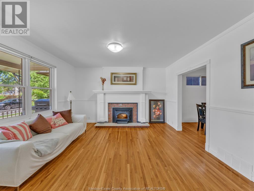 Property at 1164 Elm AVENUE image 5