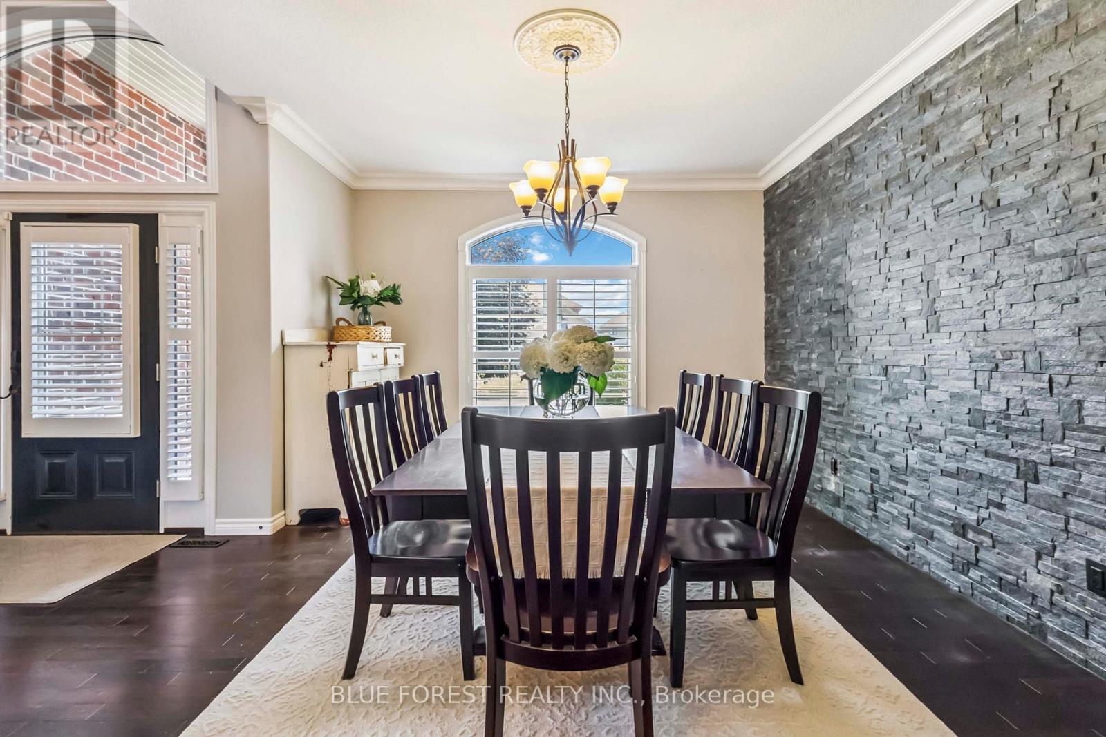 139 Prince Street, Middlesex Centre, Ontario  N0L 1R0 - Photo 7 - X12296788