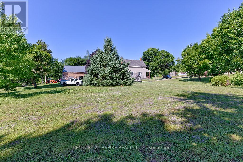 75 Bonnechere Street E, Bonnechere Valley, Ontario  K0J 1T0 - Photo 5 - X12296799