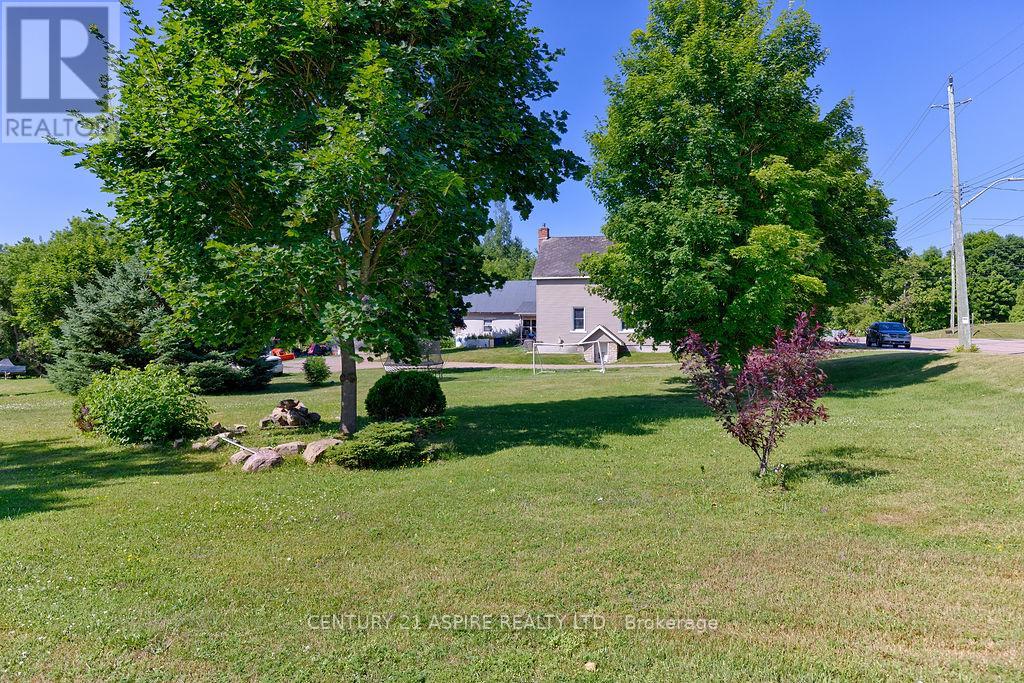 75 Bonnechere Street E, Bonnechere Valley, Ontario  K0J 1T0 - Photo 6 - X12296799