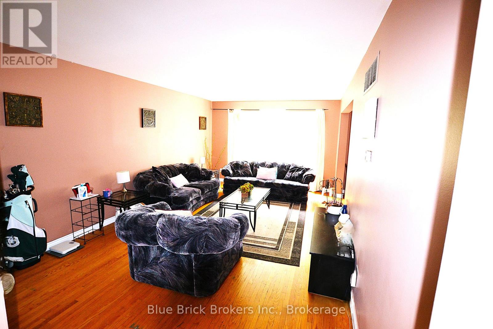 Property at 2290 DELKUS CRESCENT image 2