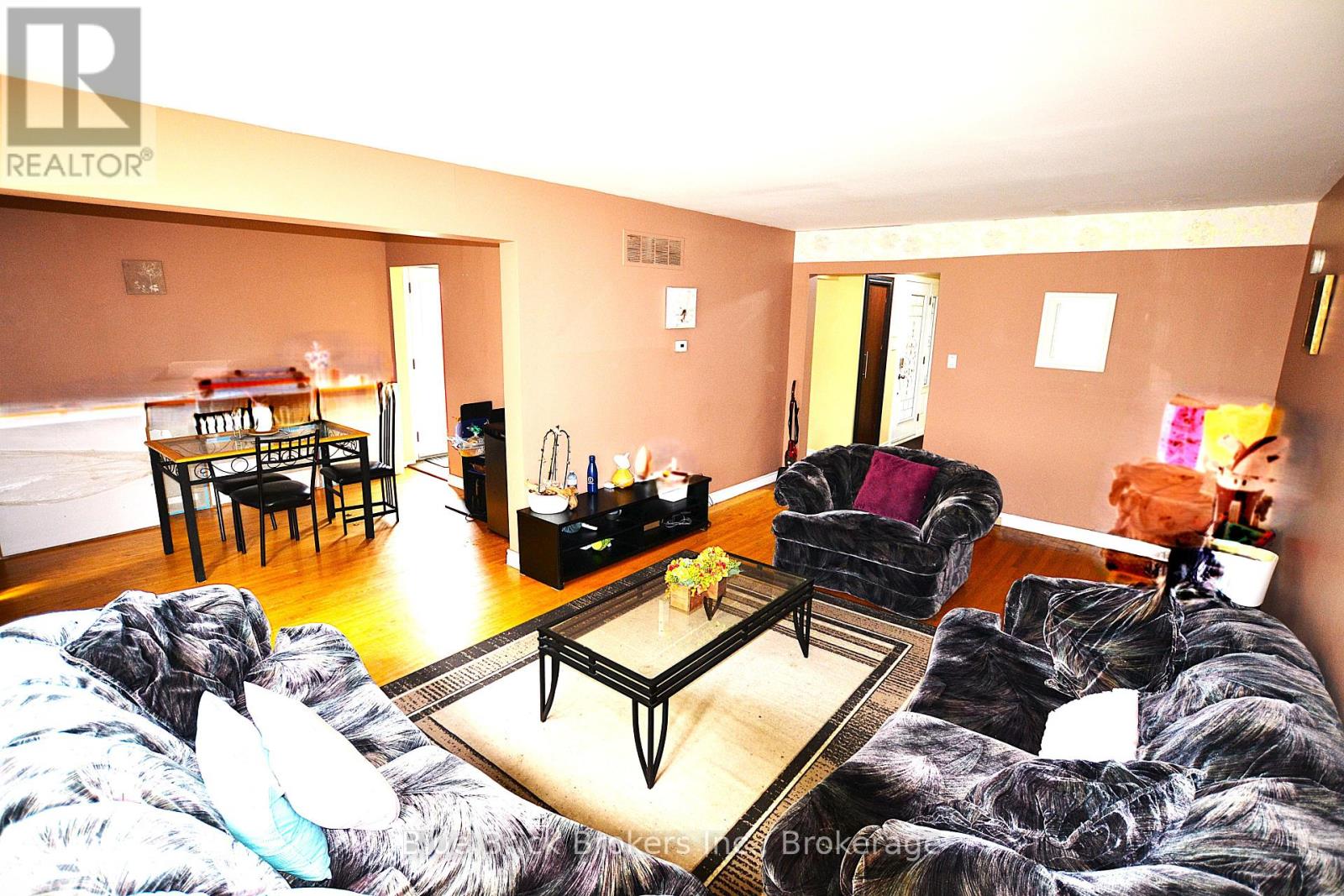 Property at 2290 DELKUS CRESCENT image 3