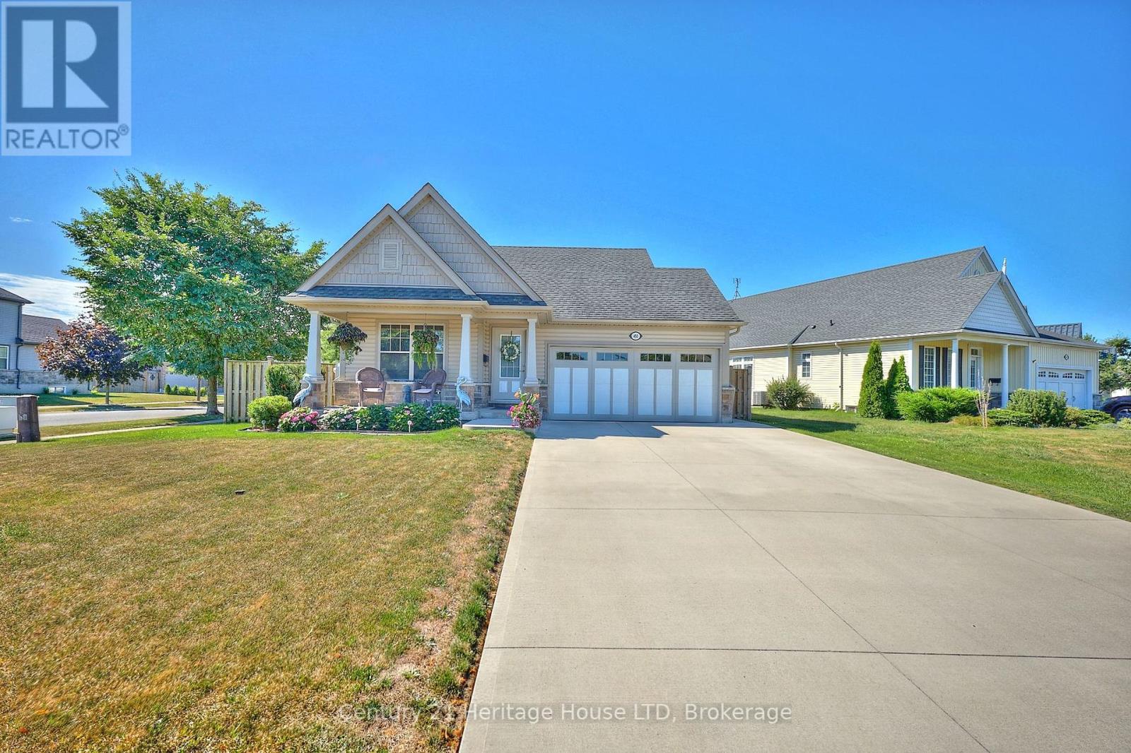 450 Classic Avenue, Welland, Ontario  L3B 0A4 - Photo 2 - X12296808