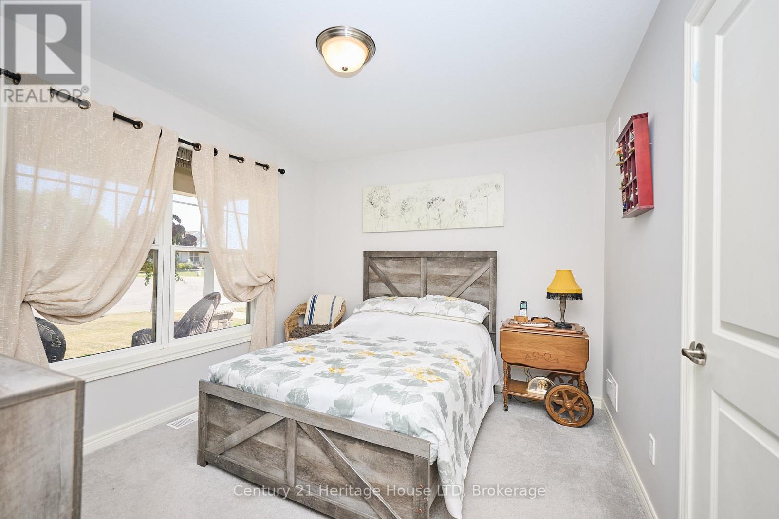 450 Classic Avenue, Welland, Ontario  L3B 0A4 - Photo 6 - X12296808
