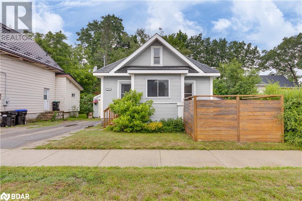 Property at 374 YONGE Street image 1