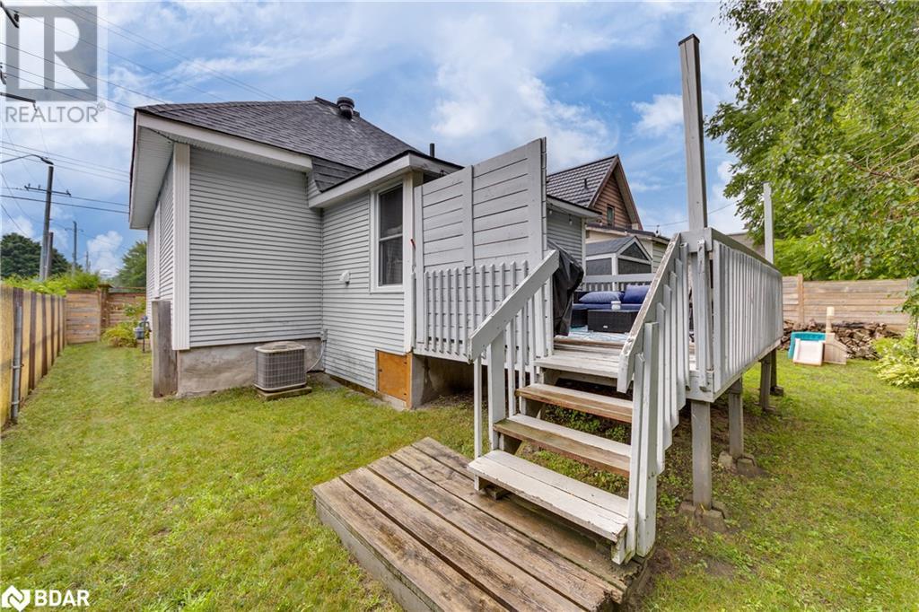 Property at 374 YONGE Street image 5