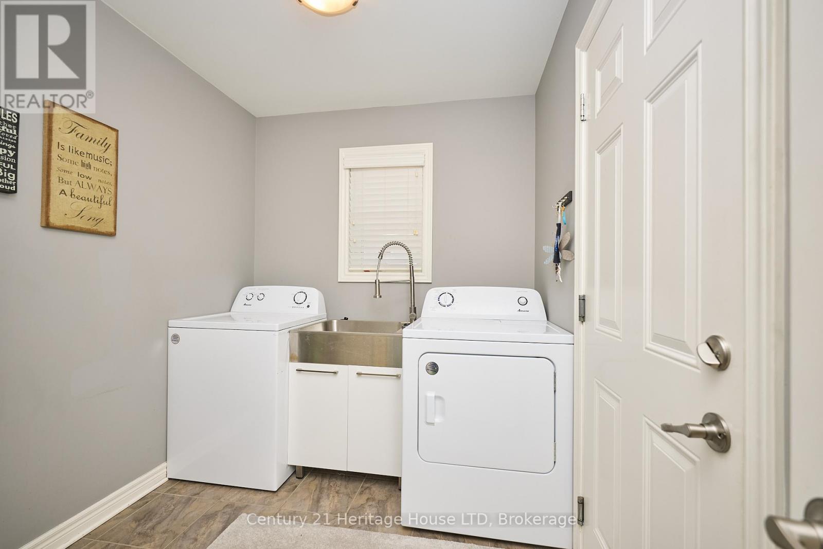 450 Classic Avenue, Welland, Ontario  L3B 0A4 - Photo 10 - X12296808