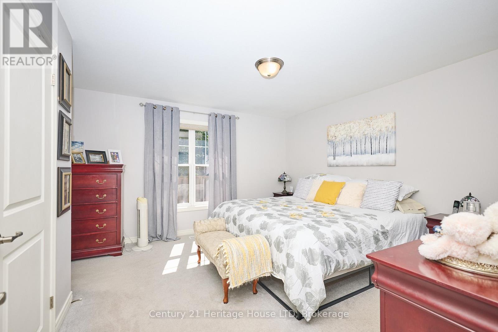 450 Classic Avenue, Welland, Ontario  L3B 0A4 - Photo 7 - X12296808
