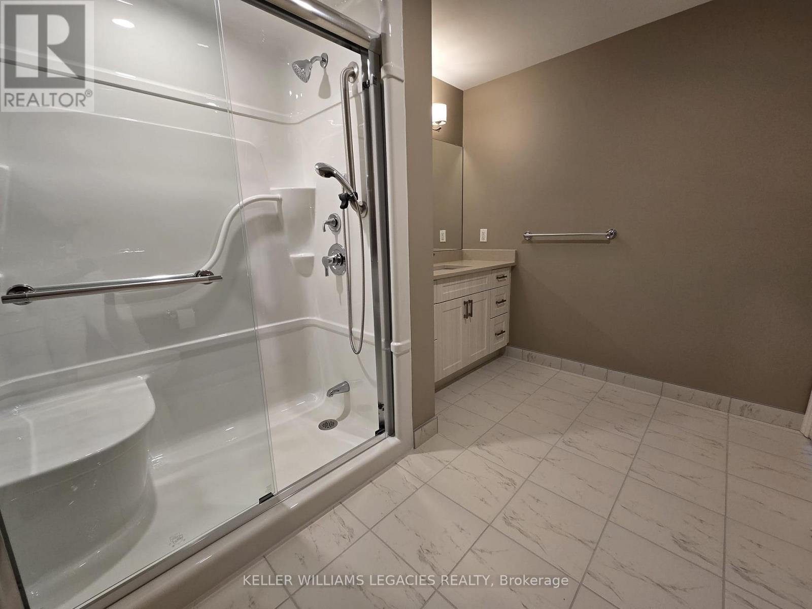 113 - 460 William Graham Drive, Aurora, Ontario  L4G 1X9 - Photo 18 - N12296801