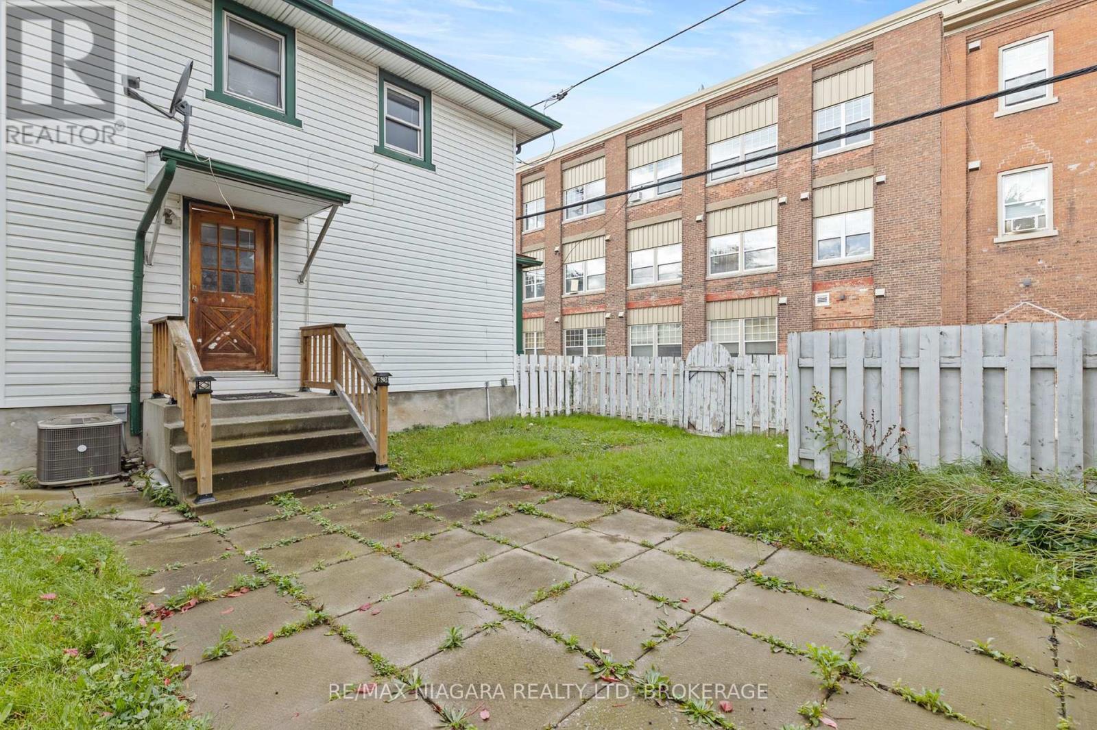 32 Page Street, St. Catharines, Ontario  L2R 4A5 - Photo 18 - X12296814