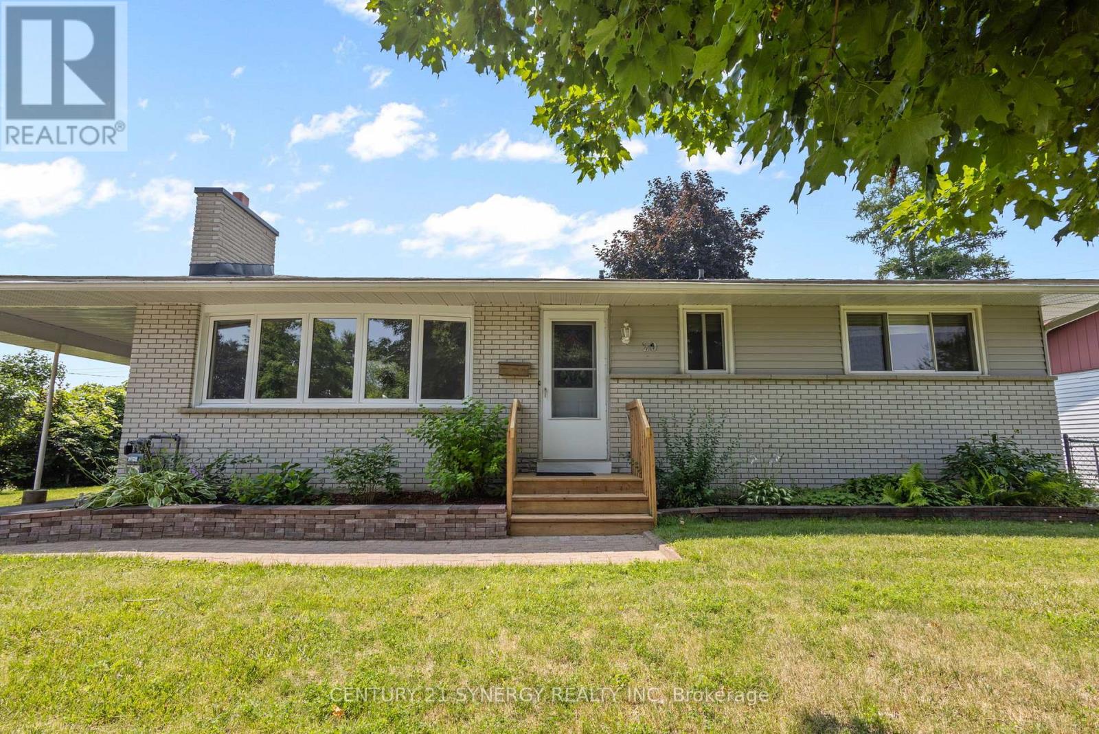 Property at 20 PARKSIDE CRESCENT image 1