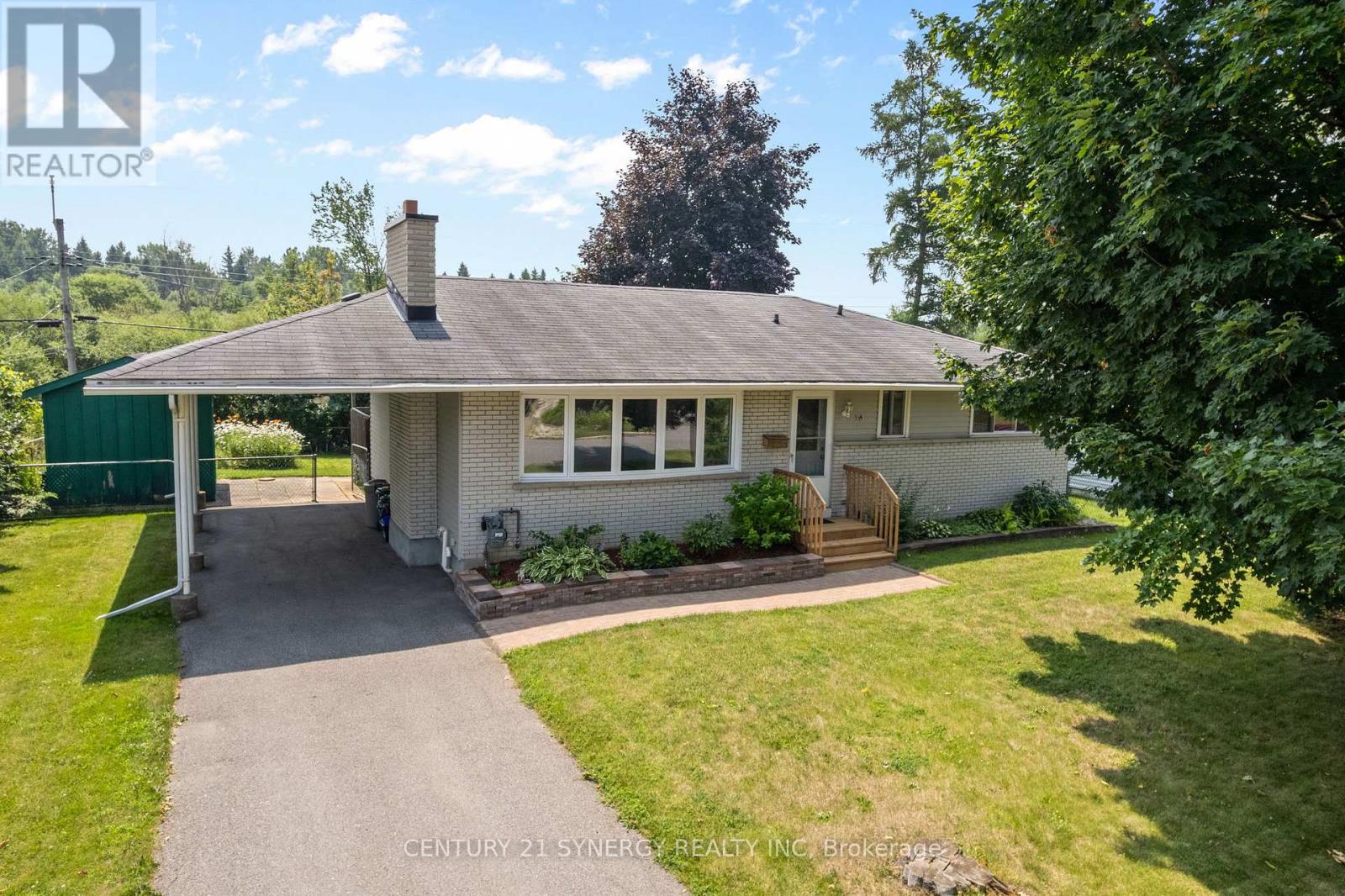 Property at 20 PARKSIDE CRESCENT image 2