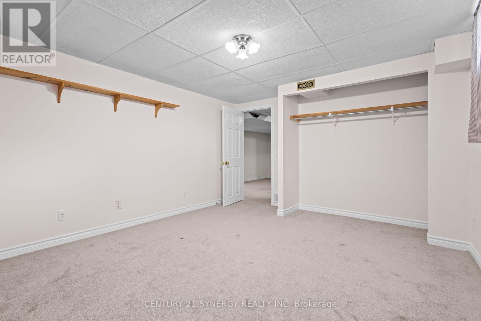 20 Parkside Crescent, Ottawa, Ontario  K2G 3B5 - Photo 32 - X12296840