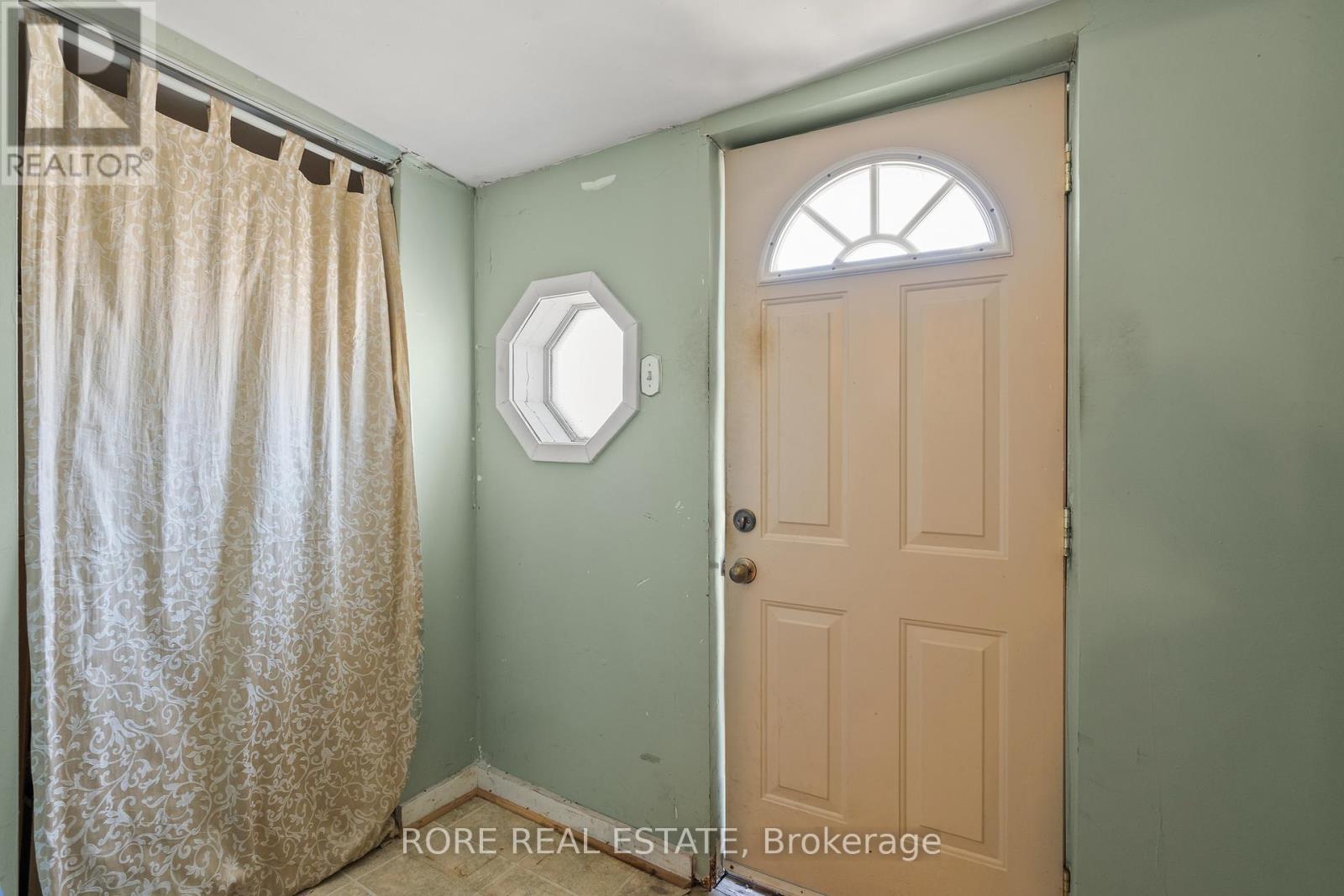 51 Alexander Street, Welland, Ontario  L3B 2R3 - Photo 5 - X12296866