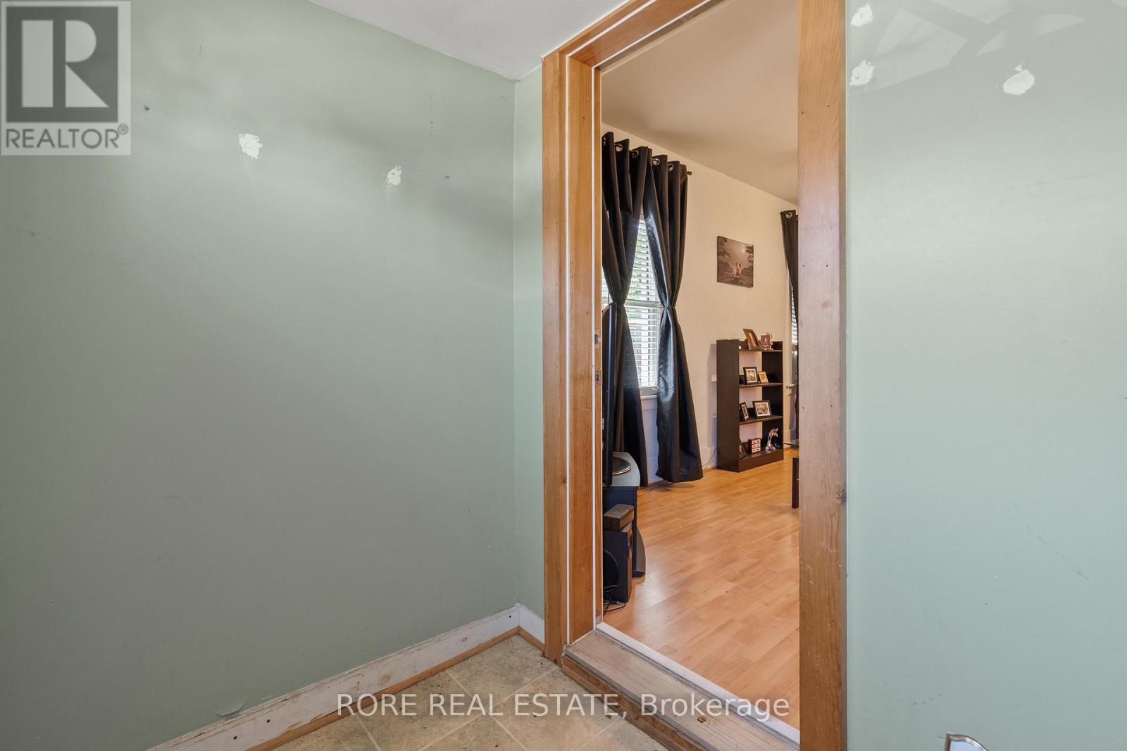 51 Alexander Street, Welland, Ontario  L3B 2R3 - Photo 6 - X12296866