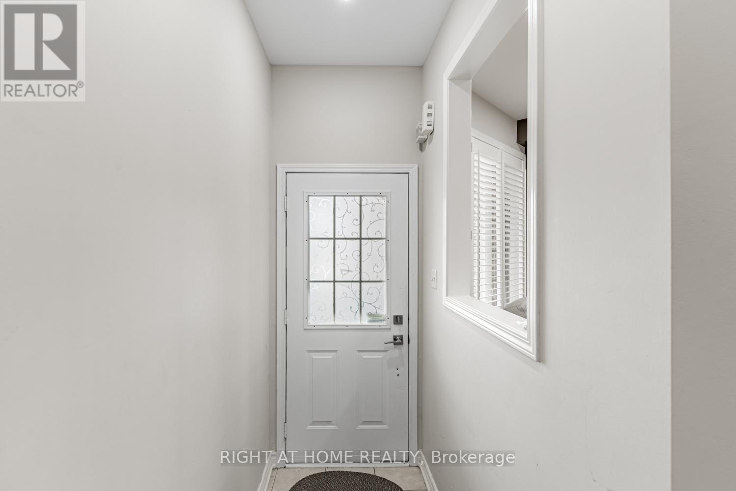 222 Albright Road, Brampton, Ontario  L6X 5E7 - Photo 4 - W12287551