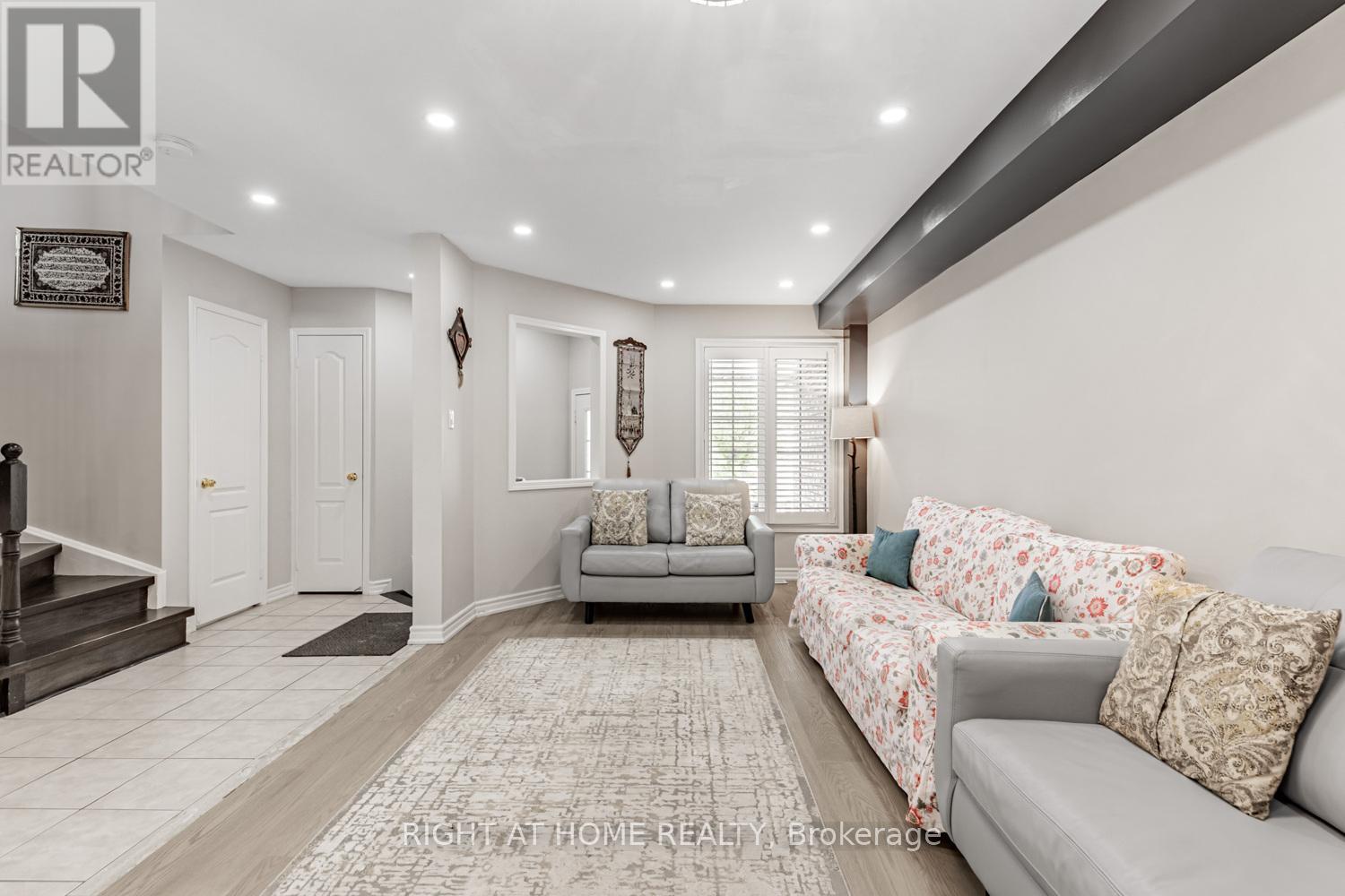 222 Albright Road, Brampton, Ontario  L6X 5E7 - Photo 6 - W12287551
