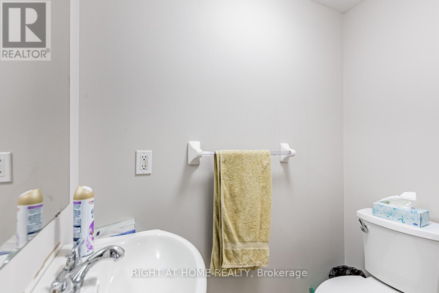 222 Albright Road, Brampton, Ontario  L6X 5E7 - Photo 14 - W12287551