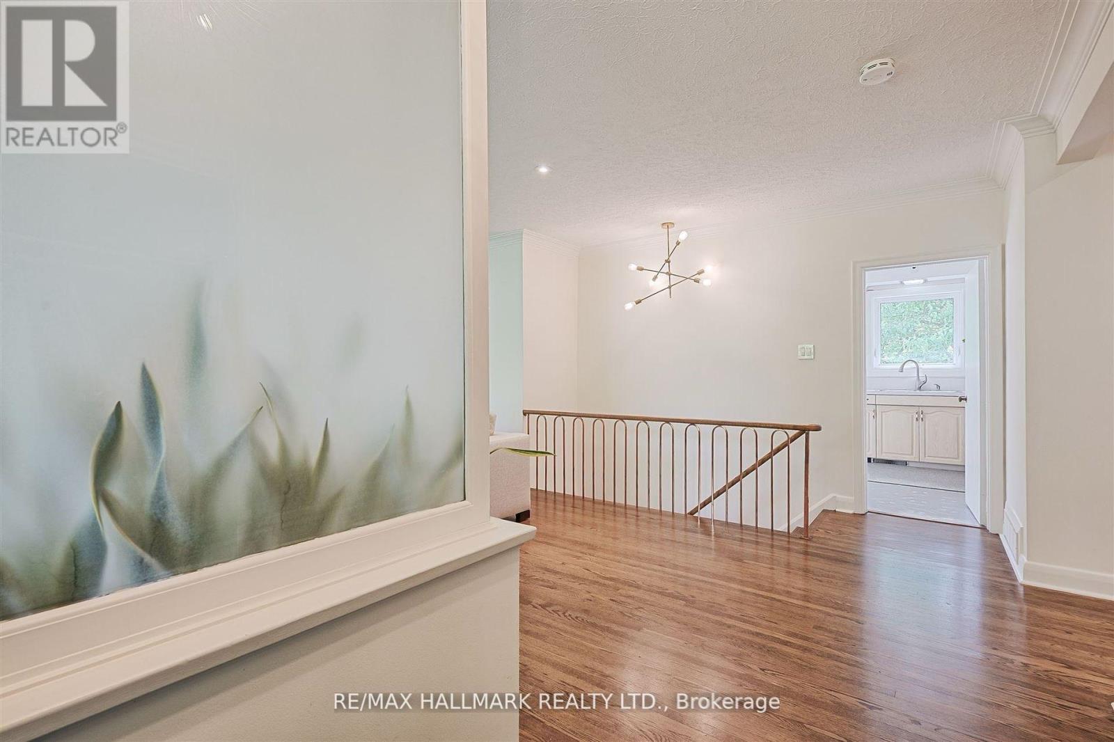 Property at 1616 ISLINGTON AVENUE image 5