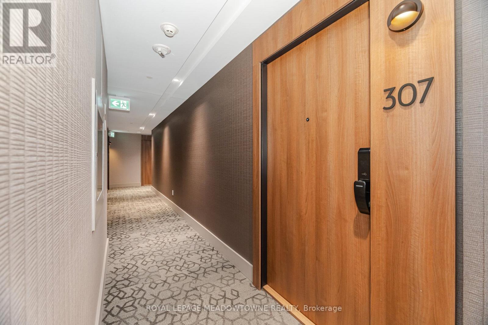 307 - 21 Park Street E, Mississauga (Port Credit), Ontario L5G 1L7 - Photo 7 - W12296873