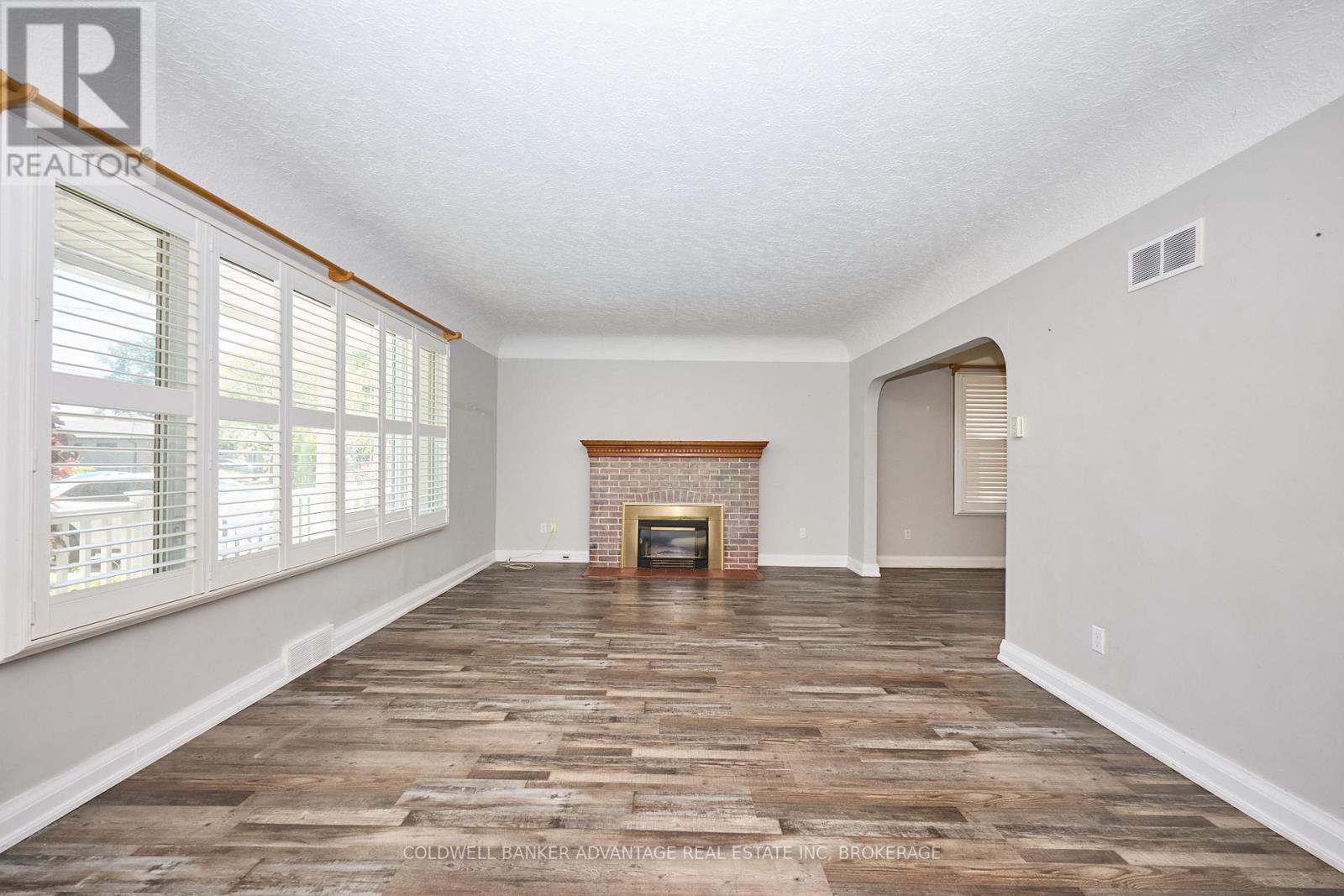 Property at 49 CARLTON AVENUE image 4