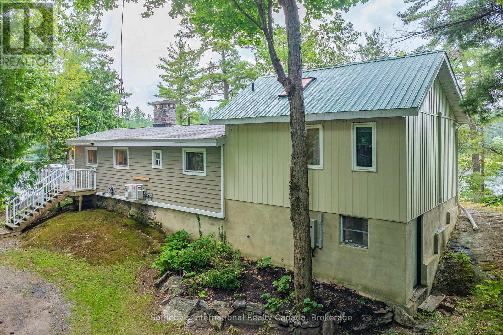 1032 Sunset Bay Road N, Gravenhurst, Ontario  P1P 1R2 - Photo 21 - X12296919