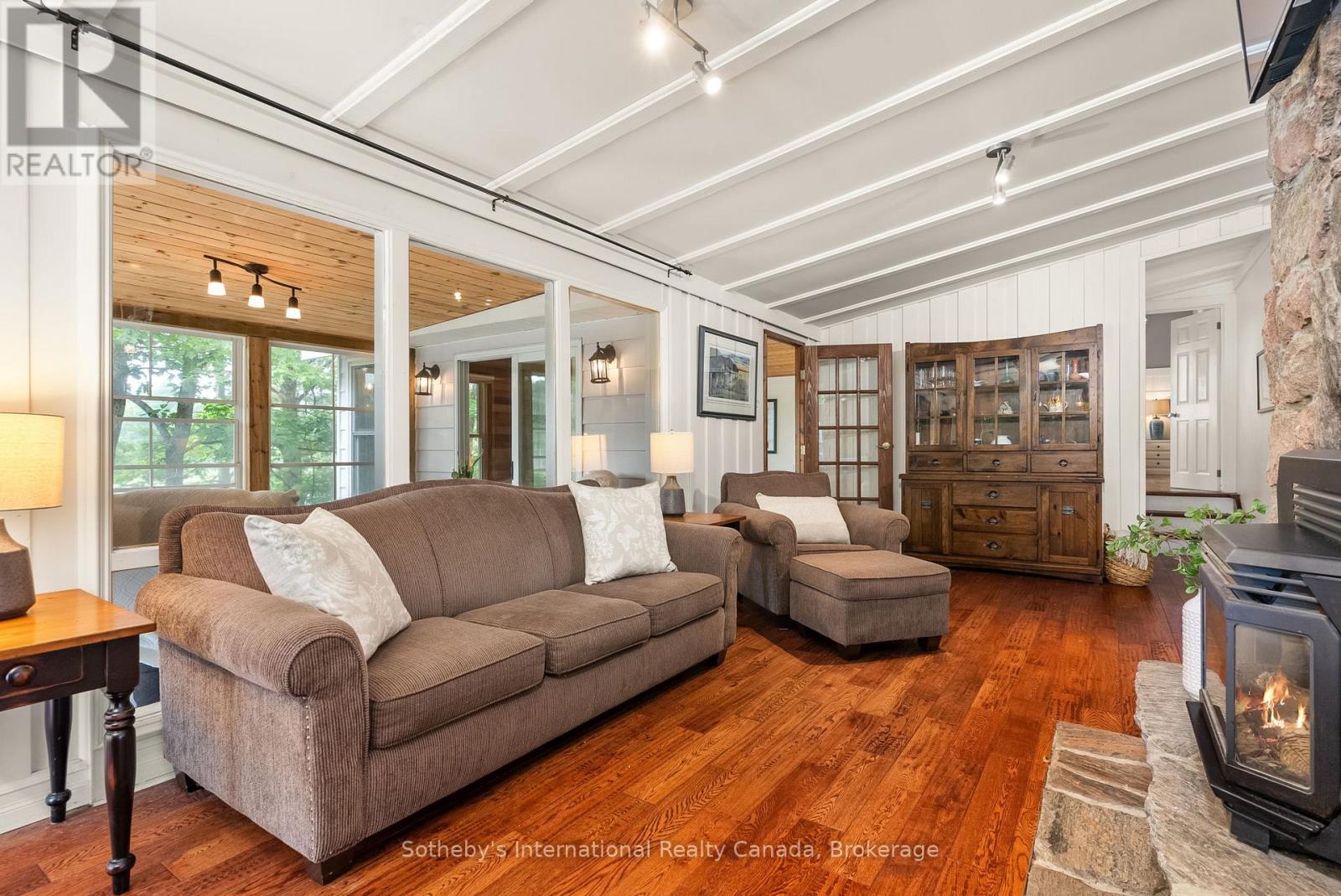1032 Sunset Bay Road N, Gravenhurst, Ontario  P1P 1R2 - Photo 33 - X12296919