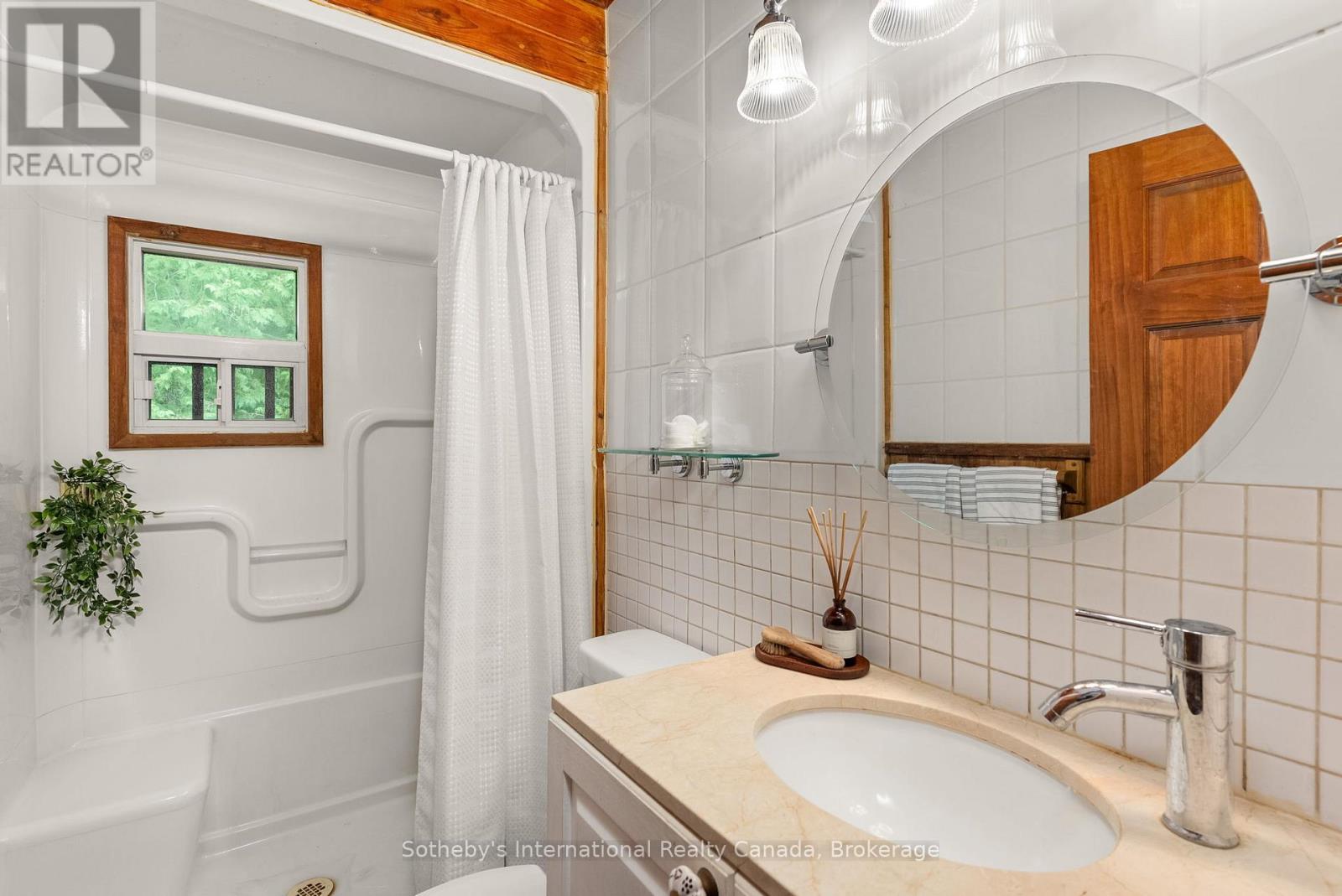 1032 Sunset Bay Road N, Gravenhurst, Ontario  P1P 1R2 - Photo 48 - X12296919